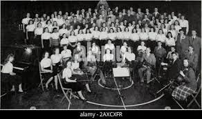 U and I . Third Roiv—Ann Sifferd, Ann Buckley, Cynthia Almy, John Finch,  Glen Blair. Second Rozu—Greta Erickson, Ann Welles, Margaret Samuel, Frank  Finch, Ellis Pierce, Mr. Frasure.Front Ron*—John Harry, Thomasina Lowry,