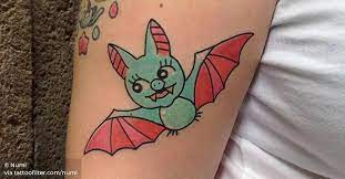 Especialista em cobertura, também trabalha com oriental aquarela, pontilhismo e fundado em 1995, veim tattoo studio foi criado pelo tatuador veim aos 17 anos, sempre priorizando a perfeição em seus trabalhos e a qualidade dos. Cutie Pie Bat Tattoo On The Right Bicep