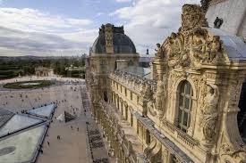 Vue De La Facade Nord Du Musee Du Louvre Aile Richelieu Au Niveau Du 4eme Louvre Musee Du Louvre Pavillon