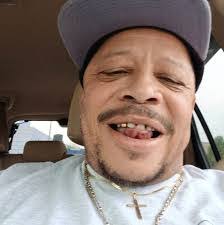 Ricky Mills's Instagram, Twitter & Facebook