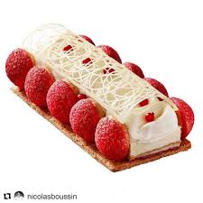 Repost Nicolasboussin Get Repost Creme Au Mascarpone Vanillee Confit De Fraises Et Fraises Des Bois Choux Garnis Voici Ma Recette Buche Saint Ho Bakverk