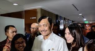 Unggah Foto Luhut Saat Masih Muda Ferdinand Luhut Bukan Kaleng Kaleng Bos