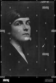 Kellie Flanagan's Instagram, Twitter & Facebook