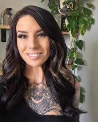 Amber Younger's Instagram, Twitter & Facebook