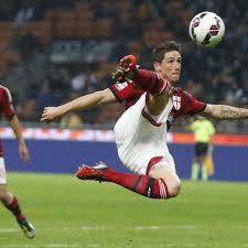 Fernando Torres Tries An Acrobatic Scissors Kick For Ac Milan It Goes Badly Fernando Torres Scissor Kicks Jose Mourinho