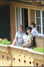 Dat heeft hij maandag in parijs gemeld. Le Chalet De Johnny Hallyday A Gstaad Bienvenue Sur Le Blog Familial De Georges Celine Esteban