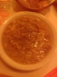 La zuppa del carcerato è una zuppa fredda ed ha origini antiche, veniva preparata dalle massaie con gli avanzi di pane raffermo ed è fatta con verdure, pomodori, cipolla, tonno sott'olio, acciughe e capperi. Zuppa Del Carcerato Foto Di Le Zie Del Lampredotto Pistoia Tripadvisor
