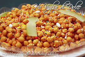 Struffoli is quite easy to make because the authentic struffoli recipe doesn't require complicated techniques. Pin Su Creazione