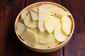 Pommes De Terre Coupees En Fines Lamelles Tortilla Espagnole Recettes De Tapas Recette Apero Dinatoire