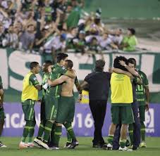 Yardım haberleri de ardı ardına geliyor. Brasilianische Fussball Mannschaft Chapecoense In Kolumbien Abgesturzt Welt