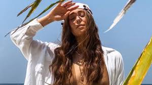 Learn details about izabella krzan net worth, biography, age, height, wiki. Izabella Krzan Poses In A Bikini Internet Users Rated Their Appearance Sharply She Responded