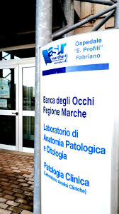 Il 31 dicembre 1995 incorporò la cassa di risparmio di jesi (al cui capitale partecipava anche la. Banca Degli Occhi Portal