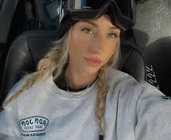 Karli Stewart (@karlistewart) • Instagram photos and videos