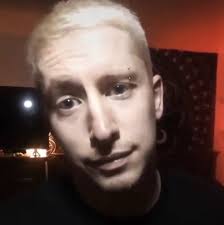 Remember Blake Perry, the “Facebook Famous” tumblr swagboi from 2012?🤔 Dis  him.... feel old yet?