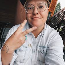 Hello writers! Today we're shining a light