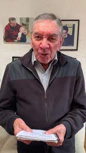 Su voz es de una tesitura barítono la cual llega a unas notas graves poderosas. Saludos A Puerto Rico A Dios Marco Antonio Muniz