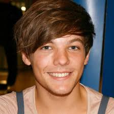 Hola vendo= anillos de fantasía color dorado son regulares $1.600 cada uno  soy de zona sur