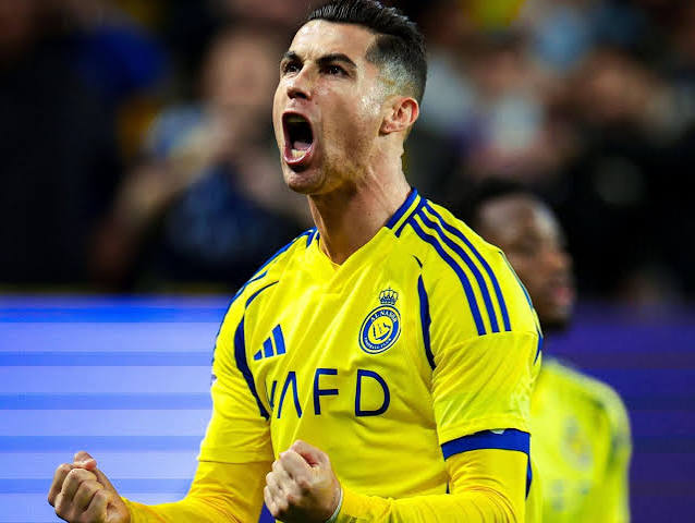 Cristiano Ronaldo marca dois em vit&oacute;ria do Al-Nassr e chega a 923 gols | CNN Brasil