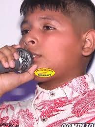 Cantantes Cantando Feliz Cumpleaños