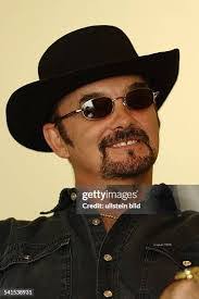 Lydia Pinnell's Instagram, Twitter & Facebook