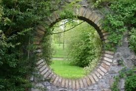 Building a brick garden wall is a surprisingly simple task that almost anyone can do on their own, regardless of their diy abilities. Guide To Garden Walls Lovetoknow