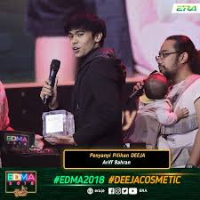 Menghabiskan waktu yang lama di ranjang rumah sakit menyebabkan hilangnya massa otot. Senarai Finalis Keputusan Pemenang 7 Anugerah Era Digital Muzik Awards 2018 Edma2018