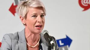 For the apprentice (uk) candidate, see katie hopkins. Twitter Permanently Suspends Account Of Controversial British Columnist Katie Hopkins Cnn