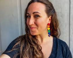 Kolczyki Rainbow Pride Heart: Lekka, gliniana biżuteria wisząca