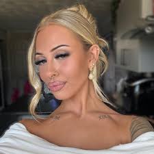 for the life of me i cannot find Nisetama, i don't have the gold statue  either, but the quest is to find him and take a selfie. he's not showing