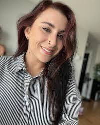 Jasmine Cote's Instagram, Twitter & Facebook