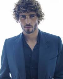 Tante immagini con idee look maschili per gli uomini con capelli ricci e mossi. 23 Ottime Idee Su Tagli Capelli Ricci Uomo Nel 2022 Tagli Capelli Ricci Uomo Capelli Ricci Uomo Capelli