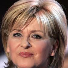 Juli 1956 in grimma) ist eine deutsche fernsehmoderatorin. Carmen Nebel Buhnenarbeiter Stirbt Bei Zdf Show Welt