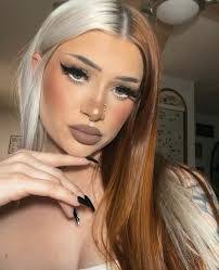 Natalie Loredo's Instagram, Twitter & Facebook