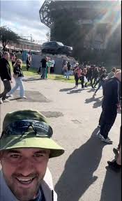 Oasis mega fan gets golden ticket from man who travelled from Malaysia