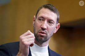 Photo : “Le risque, c'est que cette flamme s'éteigne”, résume Alain Bernard  Alain Bernard