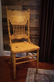 Glazed Distressed Pressed Back Oak Chairs With Annie Sloan Arles Chalk Paint Let S Eat Wood Accent Wall Palletl Oak Chair Farmhouse Table Painted Furniture