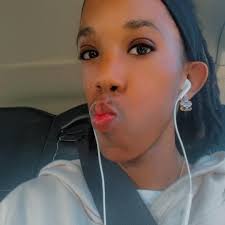 How do I do the have 2 sims dancing to shuffle