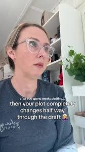 Jennifer Manis's Instagram, Twitter & Facebook