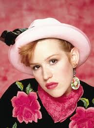 Molly Ringwald Should Play Vickie's Mom Next Season : r/StrangerThings