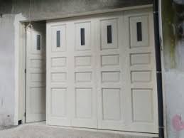 Berbagai jenis gaya desain arsitektur yang ada menjadi bagian juga untuk desain pintu garasi. Pintu Garasi Minimalis Desain Harga Pintu Garasi