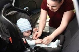Das einfachste modell zeigt sich in form eines. Kindersicherheit Im Auto In 2019 Kindersitze Und Babyschalen