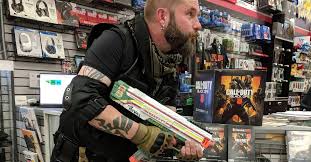 скачать Call Of Duty Black Ops 4 с торрента Gamestop Manager Marks Call Of Duty Black Ops 4 Launch By Mimicking Cover Art Call Of Duty Black Ops Black Ops 4