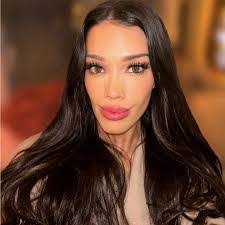 April Fessler's Instagram, Twitter & Facebook