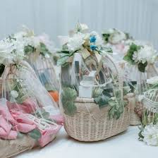 Cara membuat hantaran dari gamis dan jilbab. 12 Idea Gubahan Hantaran Paling Trending Tahun Ini Nikahsatu