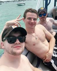 Chris Gray (@chrisgraygram) • Instagram photos and videos