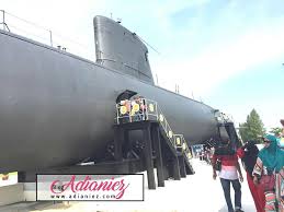 Rugi siapa yang bercuti ke melaka tetapi tak singgah di muzium kapal selam ( submarine museum ) yang terletak di isi kandungan. Muzium Kapal Selam Melaka