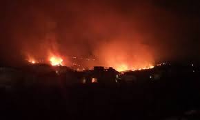 Σε εξέλιξη βρίσκεται φωτιά που ξέσπασε νωρίτερα σε ξενοδοχείο, στο κέντρο της πάτρας. Fwtia Twra Sthn Patra Dramatikes Wres Sta Syxaina Do8hke Entolh Ekkenwshs Newsbomb Eidhseis News