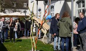 Haus fliedner ist ein familienfreundliches ferienhäuschen mit viel atmosphäre und nicht sehr viel luxus auf einem schönen dünengrundstück. Grund Zum Feiern 20 Jahre Haus Engelbert Lokalklick Eu