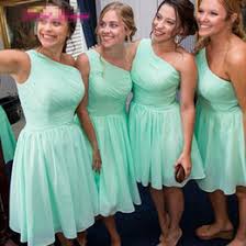 Choose from elegant midi dresses, embellished maxi banish the little bo peep look with boohoo's bridesmaid dresses! One Shoulder Short Beach Wedding Dresses Australia New Featured One Shoulder Short Beach Wedding Dresses At Best Prices Dhgate Australia