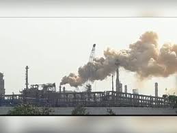 Visakhapatnam hpcl refinery blast (2013). Panic After Thick Smoke Billows From Hpcl S Visakha Refinery In Vizag